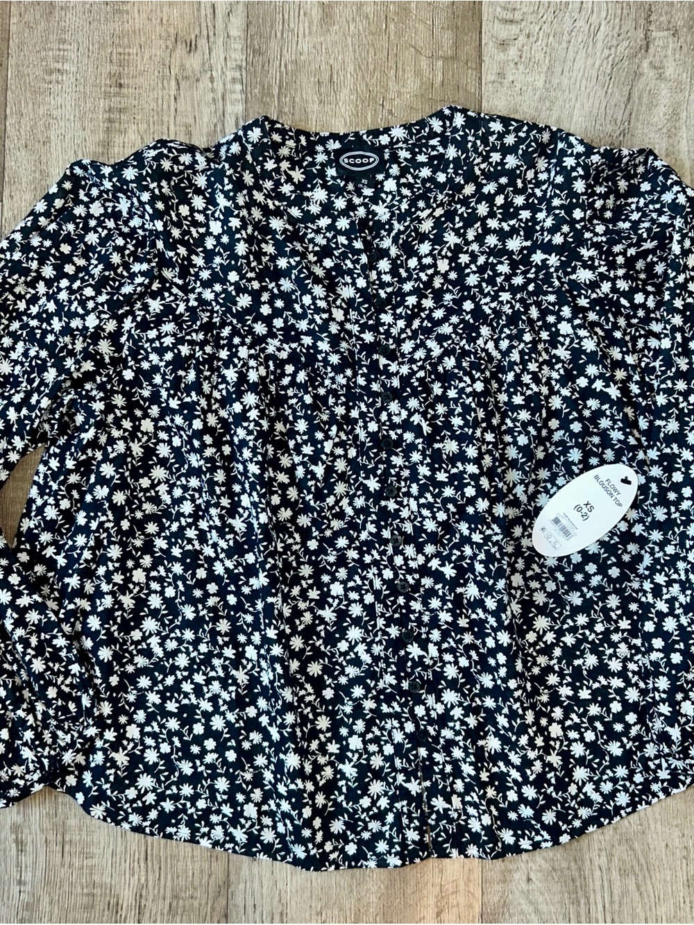 Scoop Black and White Floral V-Neck Blouse